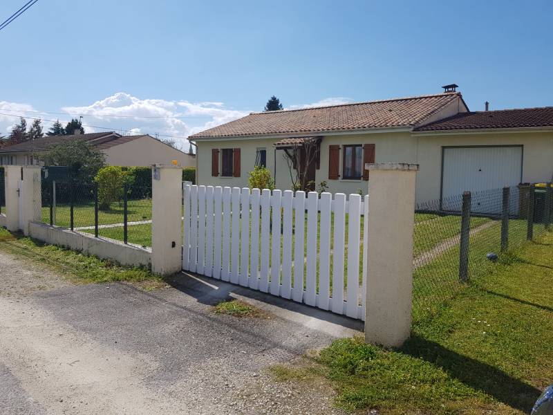 IZON VIAGER OCCUPE SUR 2 TETES A PROXIMITE DU BOURG