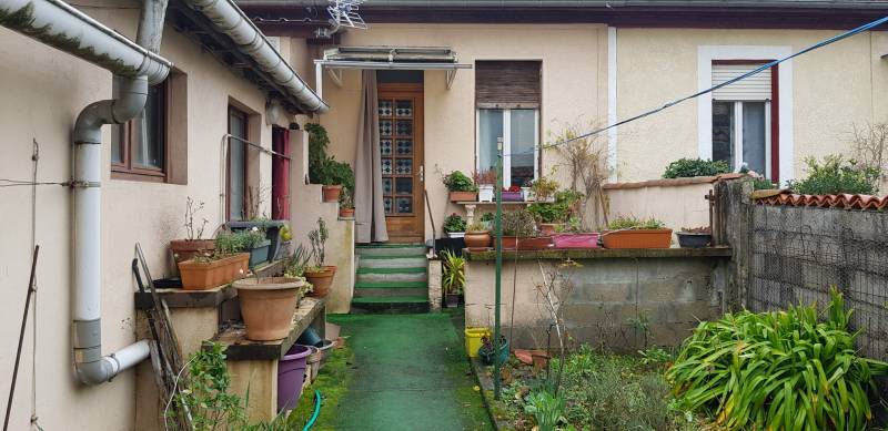 A VENDRE VIAGER OCCUPE 1 TETE SUR BORDEAUX GARE ST JEAN