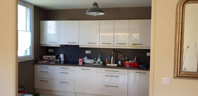 PROCHE DE BORDEAUX APPARTEMENT DE TYPE 3 - vue cuisine