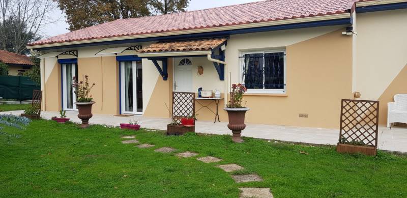 ACHETER UN VIAGER OCCUPE SUR 1 TETE 80 ANS UNE MAISON DE PLAIN PIED AVEC PISCINE