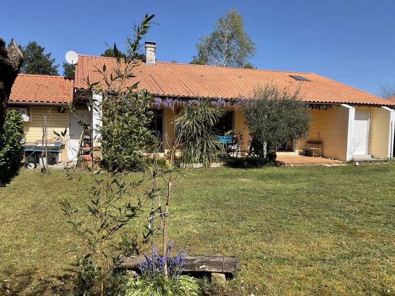 ANDERNOS LES BAINS MAISON A VENDRE  QUARTIER RESIDENTIEL A VOIR RAPIDEMENT