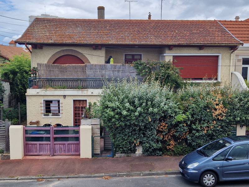 ACHETER UN VIAGER LIBRE SUR LE SECTEUR DE L'AIGUILLON A ARCACHON PROXIMITE DES COMMERCES